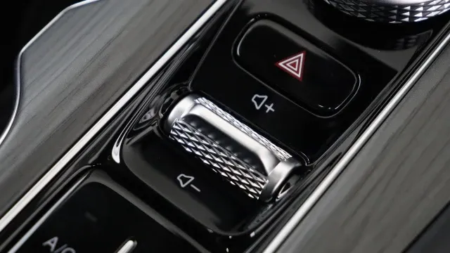 Vehicle Thumbnail 90
