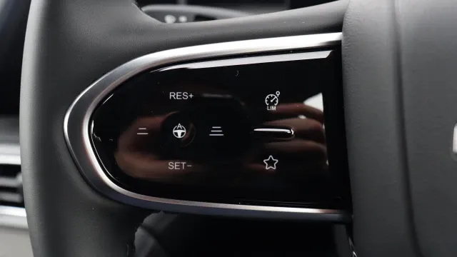 Vehicle Thumbnail 39