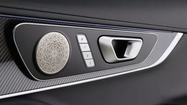 Vehicle Thumbnail 31