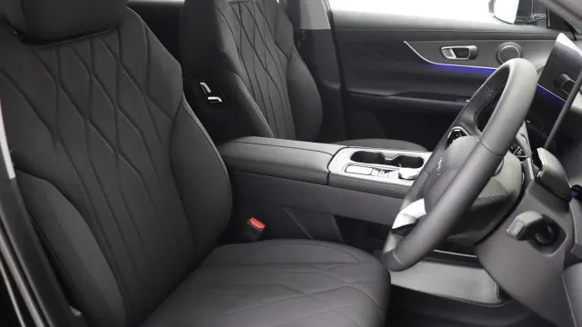 Vehicle Thumbnail 15