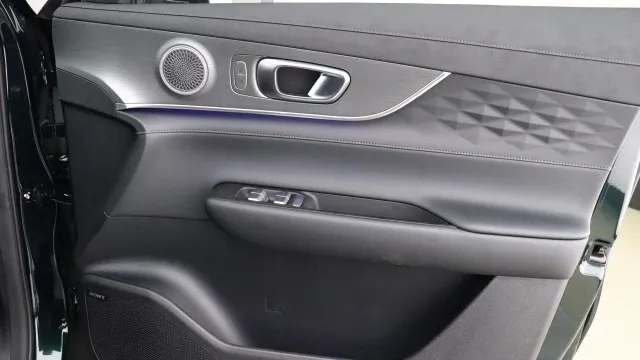 Vehicle Thumbnail 28