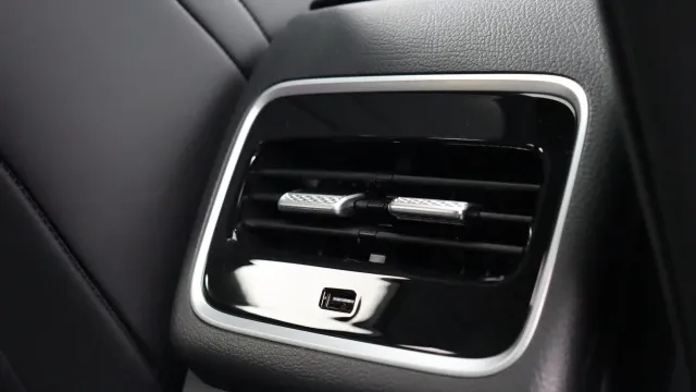 Vehicle Thumbnail 56