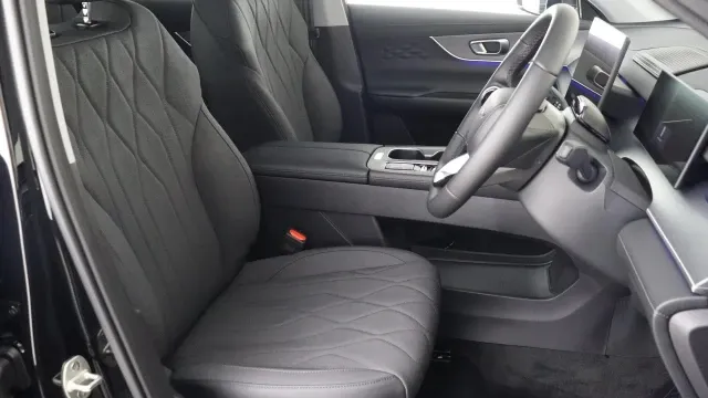 Vehicle Thumbnail 30