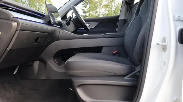 Vehicle Thumbnail 52