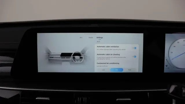 Vehicle Thumbnail 38