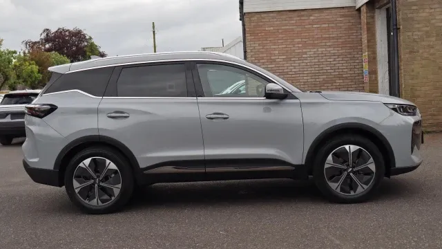 Vehicle Thumbnail 26
