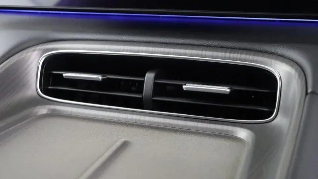 Vehicle Thumbnail 20