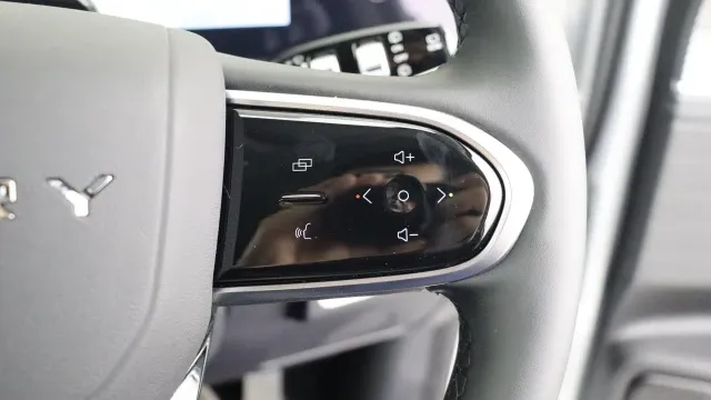 Vehicle Thumbnail 24