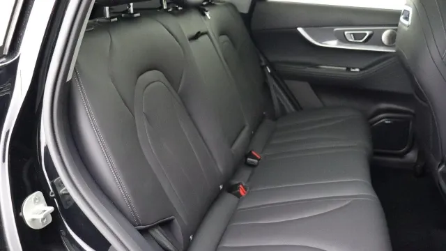 Vehicle Thumbnail 8