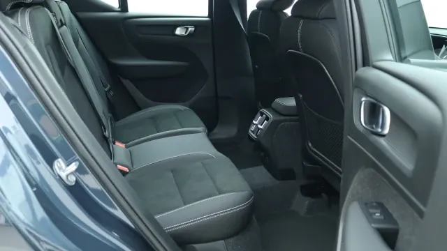 Vehicle Thumbnail 6