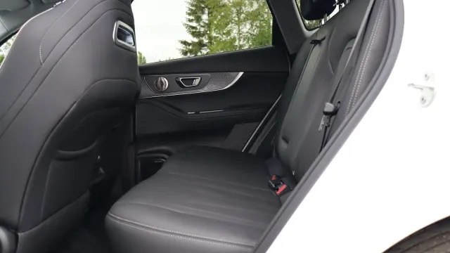 Vehicle Thumbnail 11
