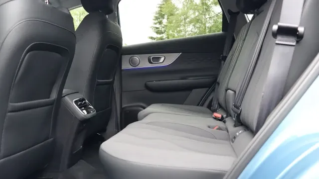 Vehicle Thumbnail 12
