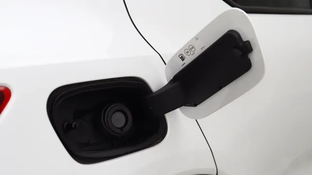 Vehicle Thumbnail 14