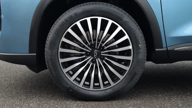 Vehicle Thumbnail 18