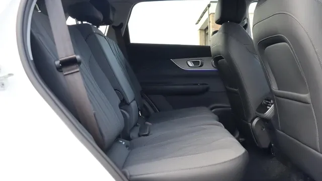 Vehicle Thumbnail 56