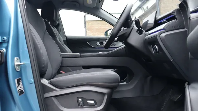 Vehicle Thumbnail 30