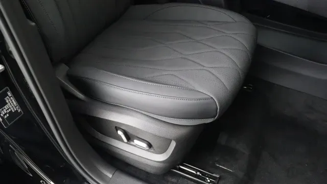 Vehicle Thumbnail 29