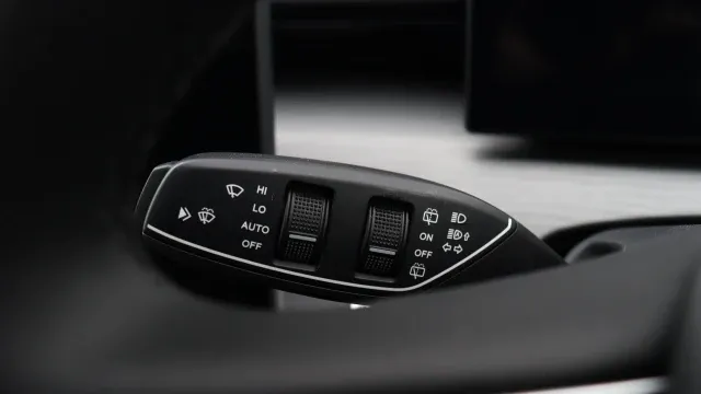Vehicle Thumbnail 38