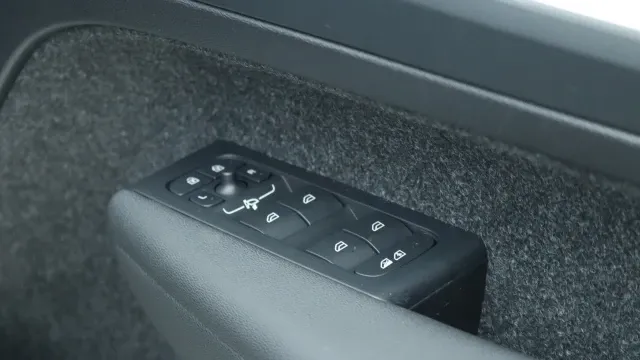 Vehicle Thumbnail 22