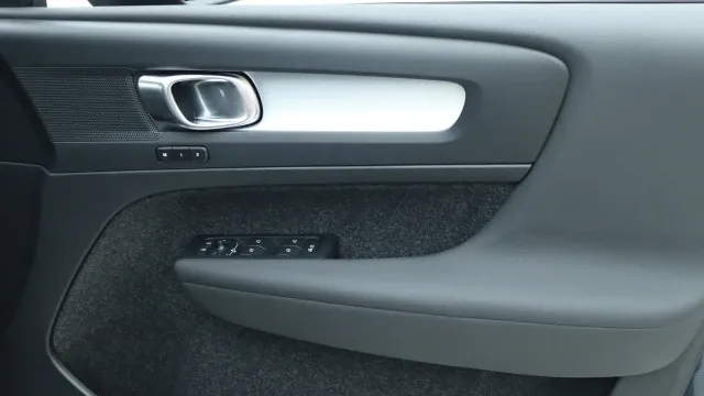 Vehicle Thumbnail 25