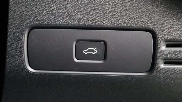 Vehicle Thumbnail 30