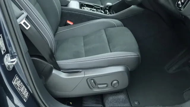 Vehicle Thumbnail 26