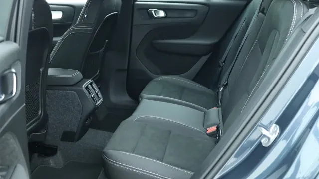 Vehicle Thumbnail 27