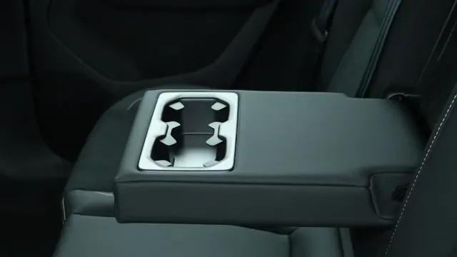 Vehicle Thumbnail 28