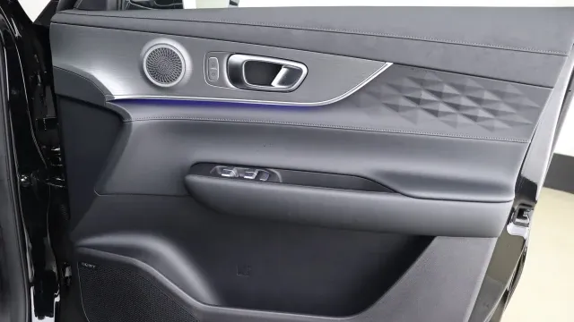 Vehicle Thumbnail 57