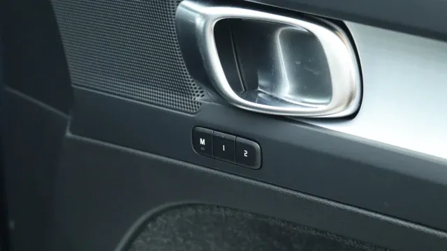 Vehicle Thumbnail 31