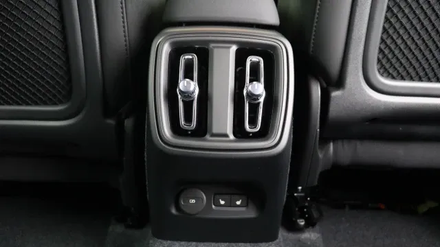 Vehicle Thumbnail 37
