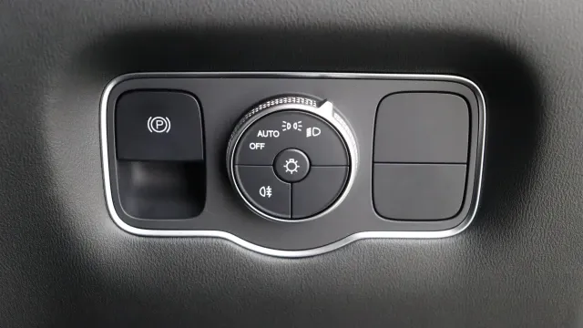 Vehicle Thumbnail 75
