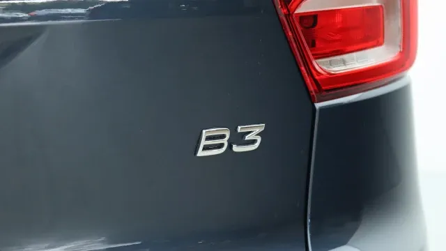 Vehicle Thumbnail 40