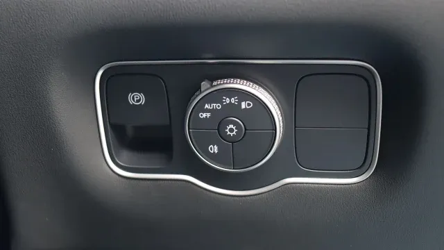 Vehicle Thumbnail 80