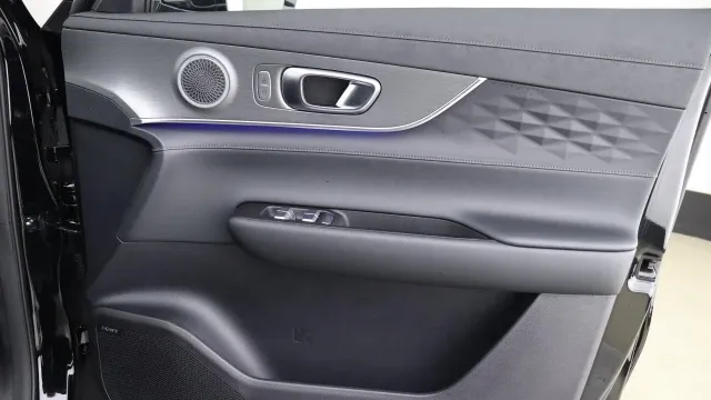 Vehicle Thumbnail 80