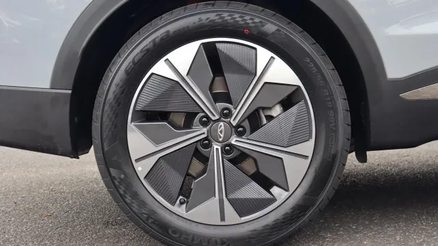 Vehicle Thumbnail 9