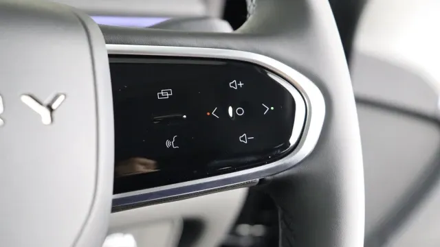 Vehicle Thumbnail 42