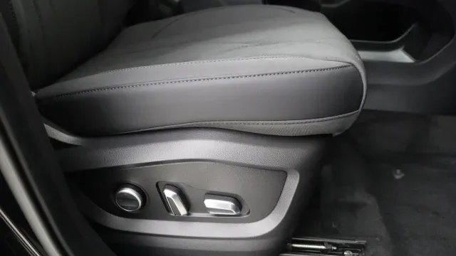 Vehicle Thumbnail 62