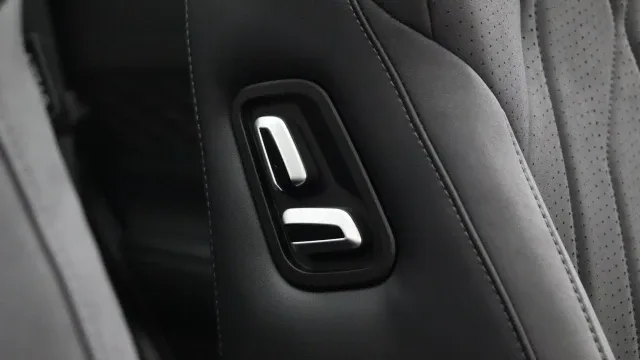 Vehicle Thumbnail 23
