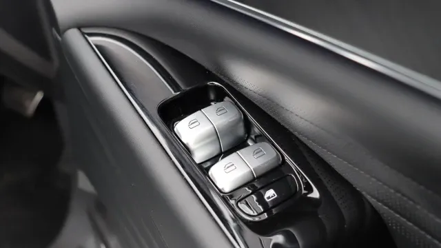 Vehicle Thumbnail 35