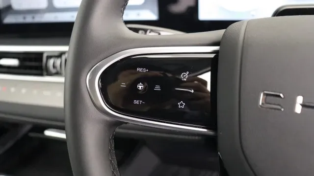 Vehicle Thumbnail 23