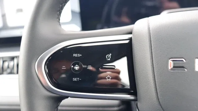 Vehicle Thumbnail 40