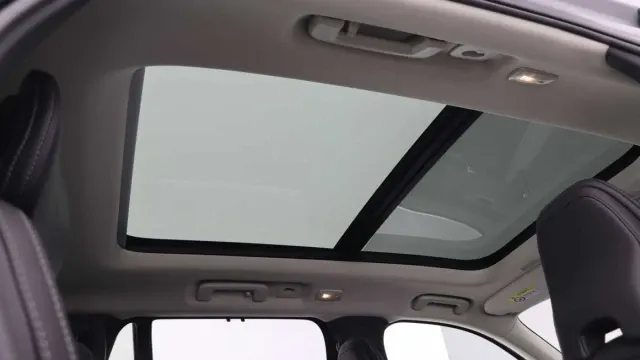 Vehicle Thumbnail 6