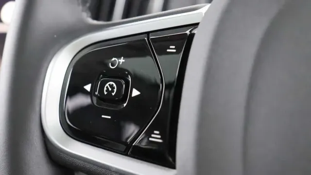 Vehicle Thumbnail 14