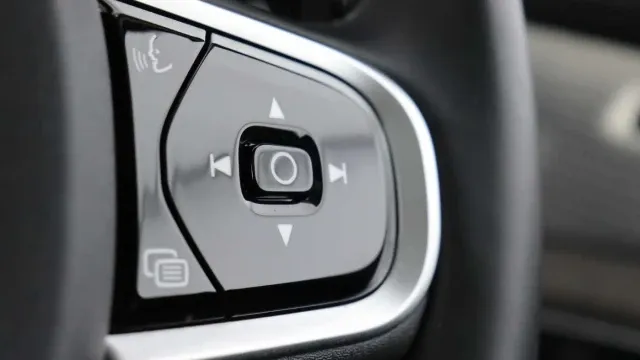 Vehicle Thumbnail 15