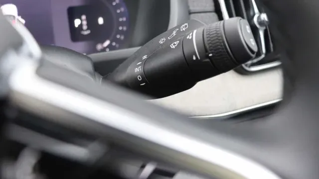 Vehicle Thumbnail 16
