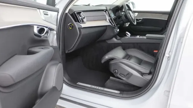 Vehicle Thumbnail 25