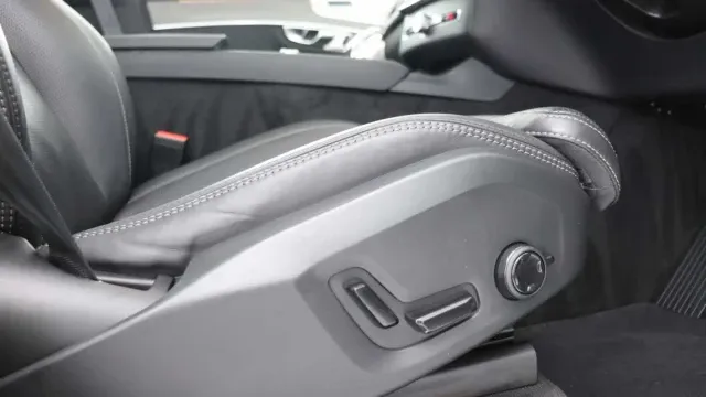 Vehicle Thumbnail 27