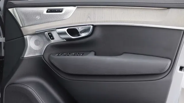 Vehicle Thumbnail 42