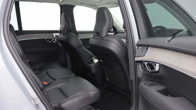 Vehicle Thumbnail 44